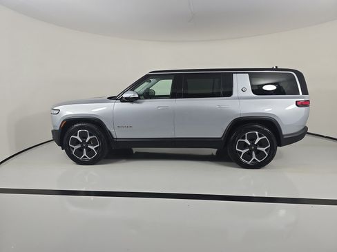 Used 2024 Rivian R1S Adventure AWD/4WD image 2