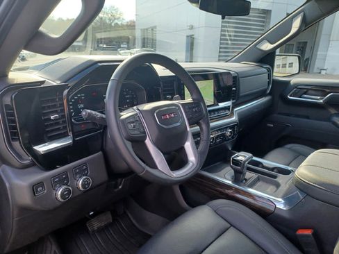 Used 2025 GMC Sierra 1500 Elevation w/ Elevation Premium Package AWD/4WD image 8
