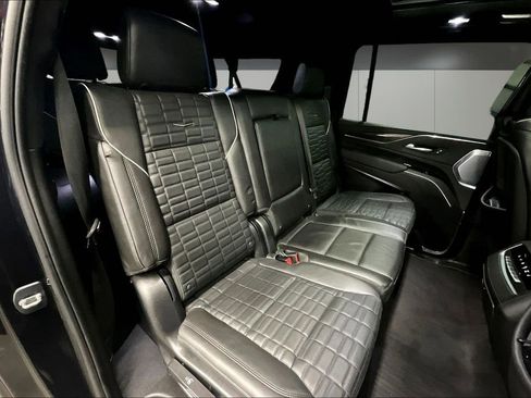 Used 2023 Cadillac Escalade ESV Premium Luxury Platinum w/ LPO, Floor Liner Package AWD/4WD image 25