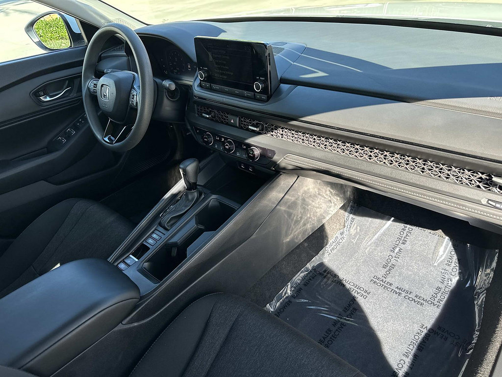 Certified 2023 Honda Accord EX image 22