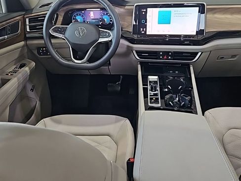 New 2026 Volkswagen Atlas SE FWD image 28
