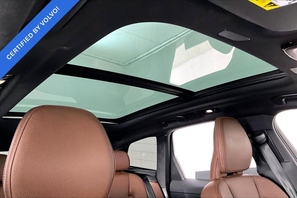 Used 2025 Volvo XC60 B5 Plus AWD/4WD image 21