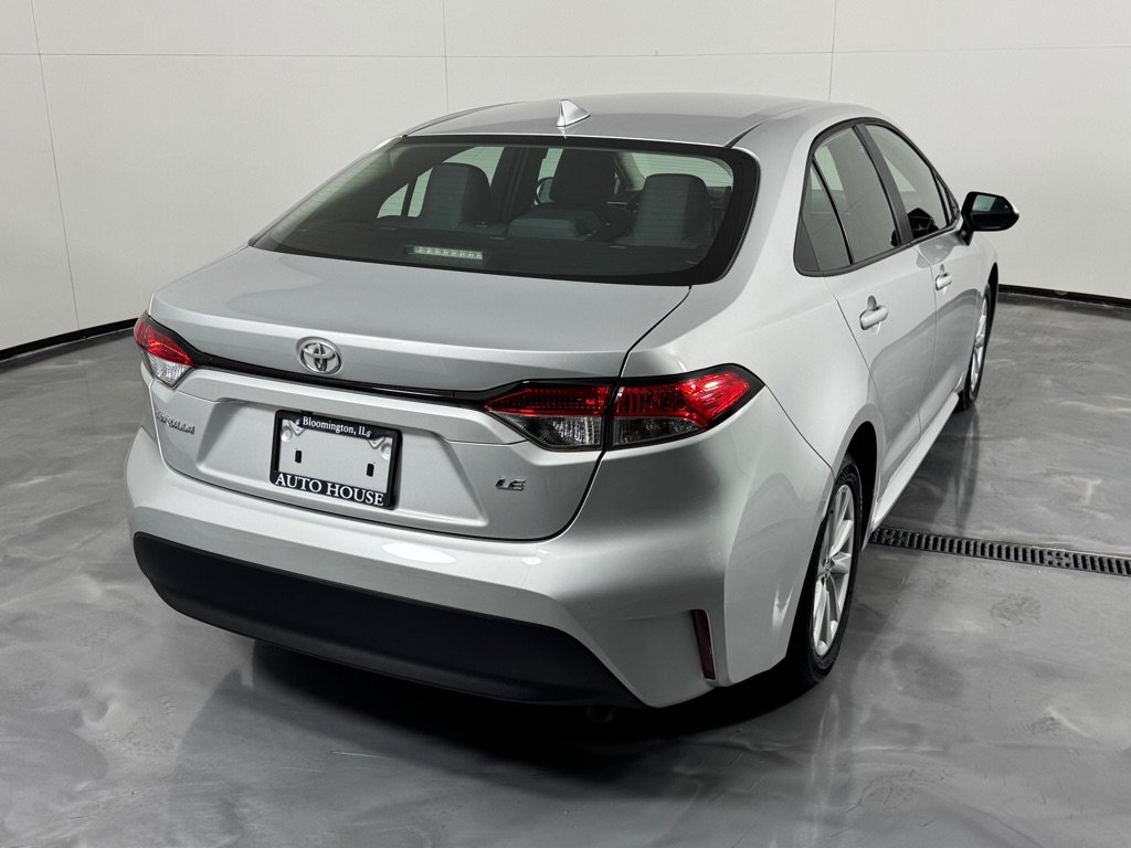 Used 2024 Toyota Corolla LE w/ LE Convenience Package FWD image 5