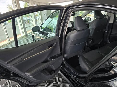 Used 2025 Toyota Camry XLE FWD image 37