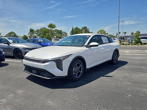 New 2026 Kia K4 FWD image 4