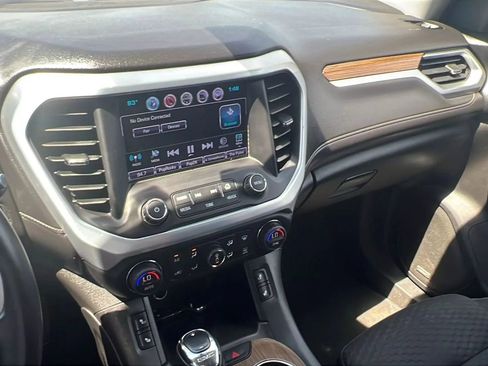 Used 2017 GMC Acadia SLE image 19