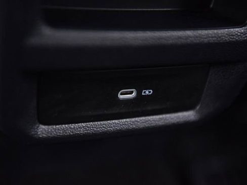 Used 2023 Volkswagen Taos SE w/ Panoramic Sunroof Package AWD/4WD image 24