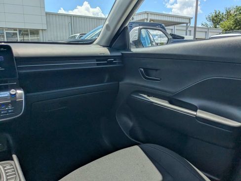Used 2025 Hyundai Kona SEL AWD/4WD image 15
