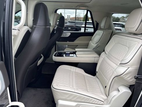 Used 2022 Lincoln Navigator L Black Label image 18