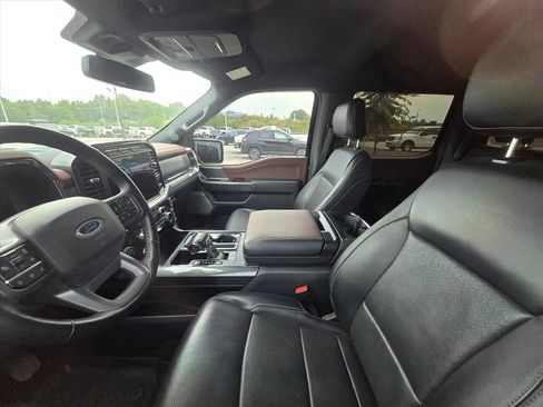 Used 2022 Ford F150 Lariat w/ Equipment Group 502A High AWD/4WD image 4