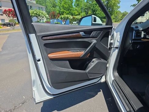 Used 2019 Audi Q5 2.0T Premium Plus w/ Premium Plus Package AWD/4WD image 41