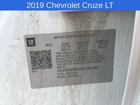 Used 2019 Chevrolet Cruze LT w/ Convenience Package FWD image 2