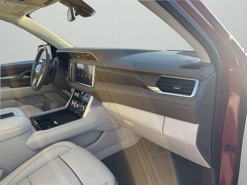 Used 2021 GMC Yukon XL Denali image 14
