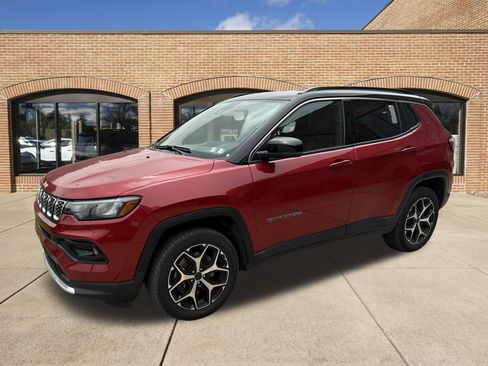 Used 2025 Jeep Compass Limited AWD/4WD image 7