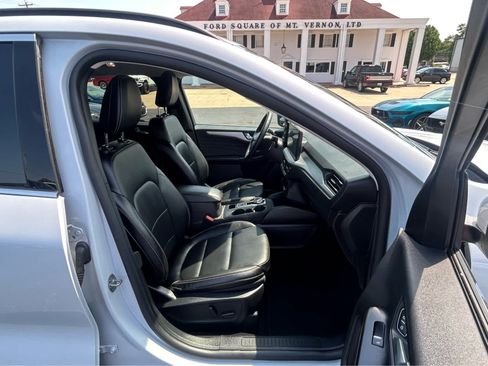 Used 2025 Ford Escape Platinum AWD/4WD image 14