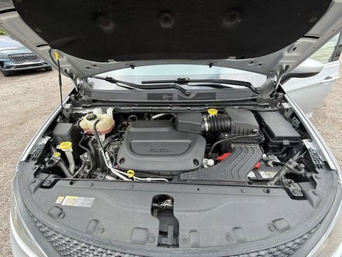 Used 2022 Chrysler Voyager LX FWD image 26