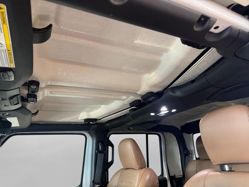 Used 2023 Jeep Gladiator Overland w/ Popular Equipment Package image 23