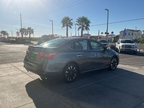 Used 2019 Nissan Sentra SR w/ Premium Package (SR) image 7