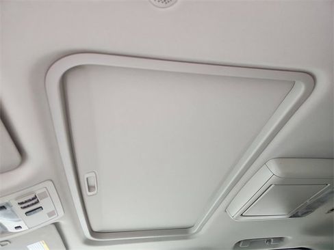 Used 2014 Chevrolet Suburban LT w/ Luxury Package image 16