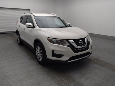 Used 2017 Nissan Rogue SV w/ SV Premium Package FWD image 13