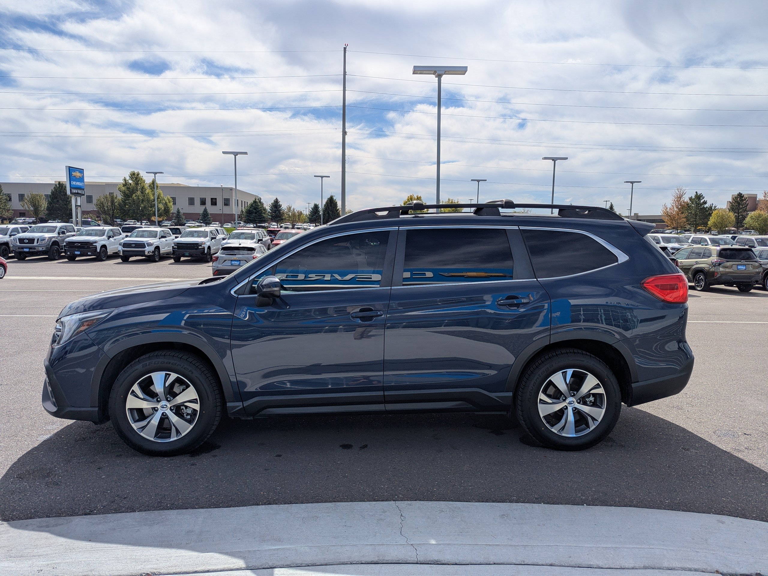 Used 2023 Subaru Ascent Premium w/ Convenience Package AWD/4WD image 10