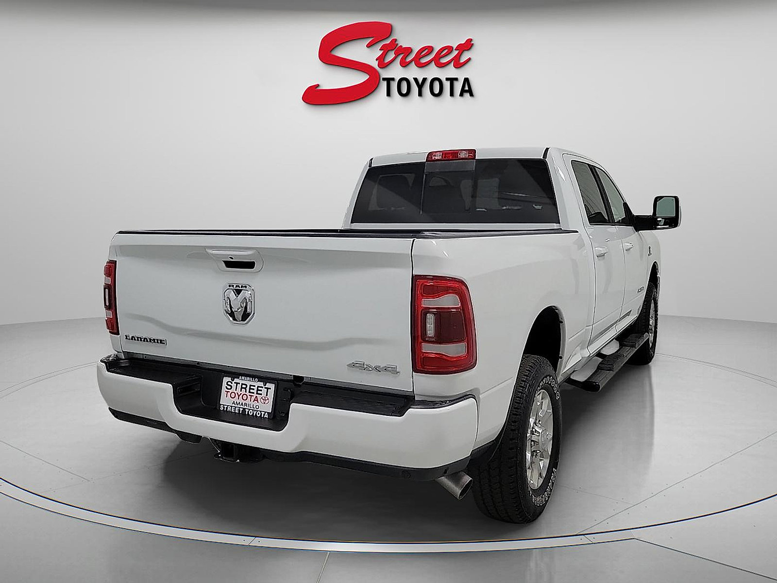 Used 2024 RAM 2500 Laramie w/ Safety Group AWD/4WD image 4