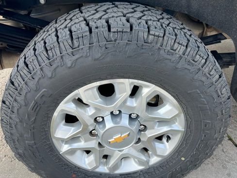 Used 2024 Chevrolet Silverado 3500 LTZ image 2