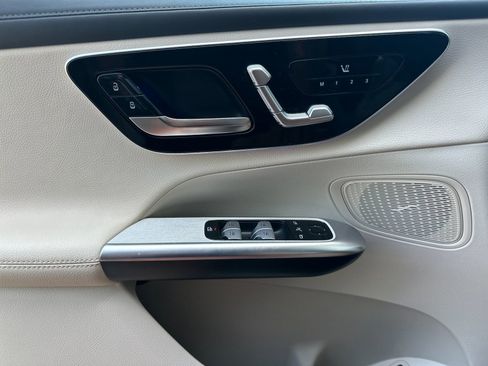 Certified 2025 Mercedes-Benz GLC 300 image 12