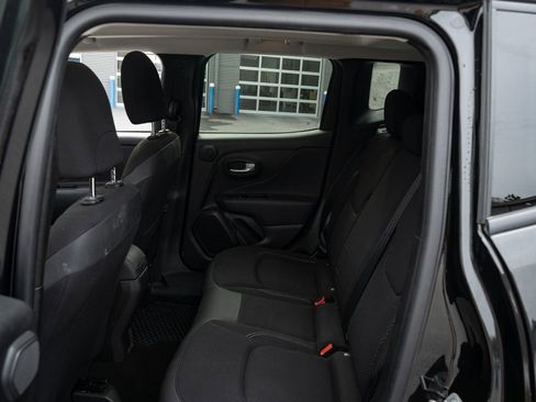 Used 2023 Jeep Renegade Latitude w/ Sun/Sound Group image 18