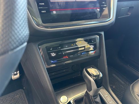 Used 2024 Volkswagen Tiguan SE R-Line image 18