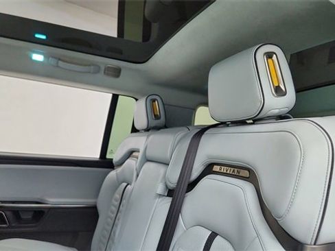 Used 2023 Rivian R1S Launch Edition image 34