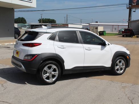 Used 2023 Hyundai Kona SEL w/ Convenience Package FWD image 4