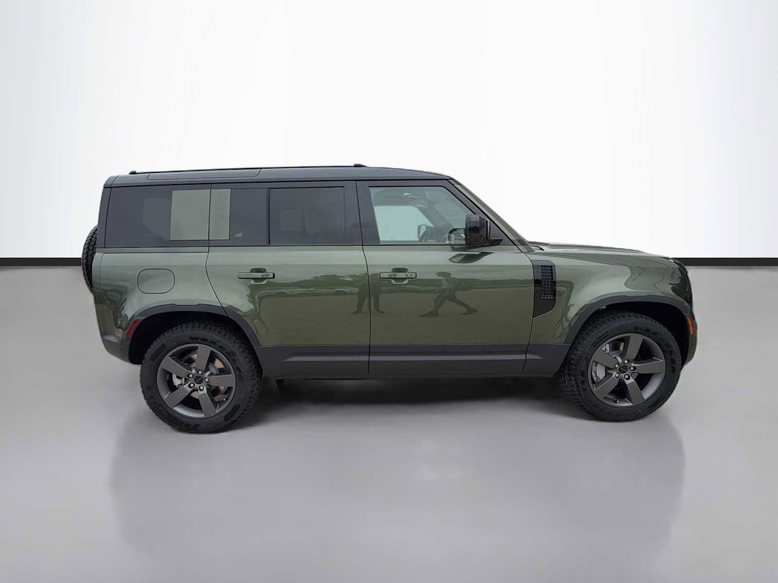 New 2026 Land Rover Defender 110 S AWD/4WD image 7