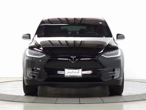 Used 2018 Tesla Model X 75D image 2