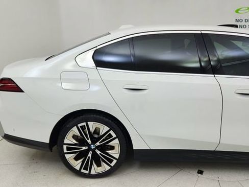 Used 2025 BMW 530i RWD image 7