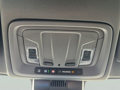 Used 2025 GMC Sierra 1500 SLT image 75