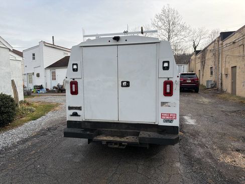 Used 2022 Ford E-350 and Econoline 350 Super Duty w/ Power Windows & Locks Group image 13