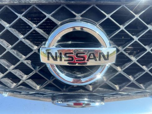 Used 2011 Nissan Pathfinder Silver AWD/4WD image 18