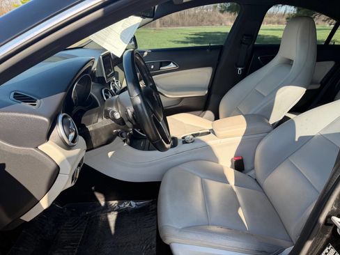 Used 2014 Mercedes-Benz CLA 250 CLA 250 4MATIC AWD 4dr Sedan image 9