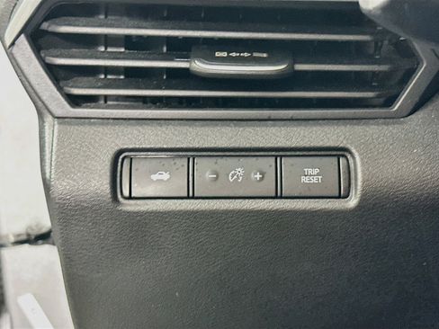 Used 2024 Nissan Altima 2.5 SR FWD image 16