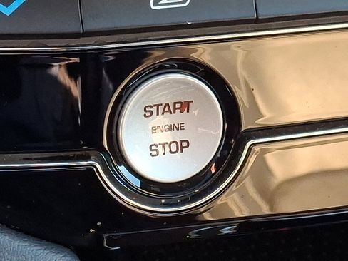 Used 2018 Jaguar F-PACE S image 24