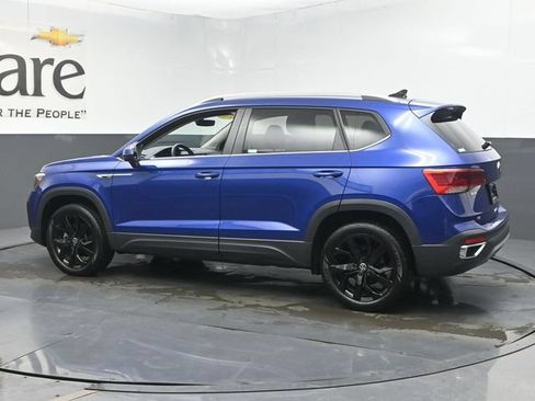 Used 2023 Volkswagen Taos SE w/ Panoramic Sunroof Package FWD image 53