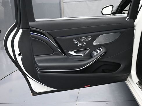 Used 2017 Mercedes-Benz Maybach S 600 image 29