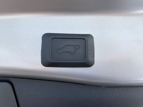 Used 2021 Toyota RAV4 XLE w/ Convenience Package image 21