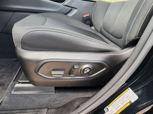 Used 2025 Jeep Grand Cherokee Laredo X image 25