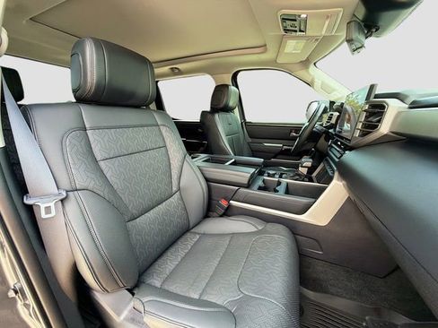 Used 2024 Toyota Tundra Limited AWD/4WD image 14