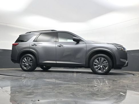 Used 2025 Nissan Pathfinder SV FWD image 41