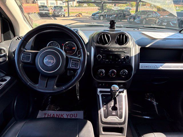 Used 2017 Jeep Compass Latitude AWD/4WD image 26