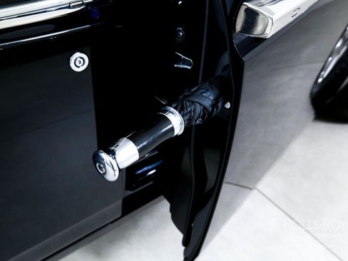 Used 2020 Rolls-Royce Phantom Sedan RWD image 24