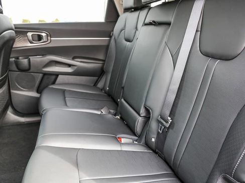 New 2025 Kia Sorento S image 18